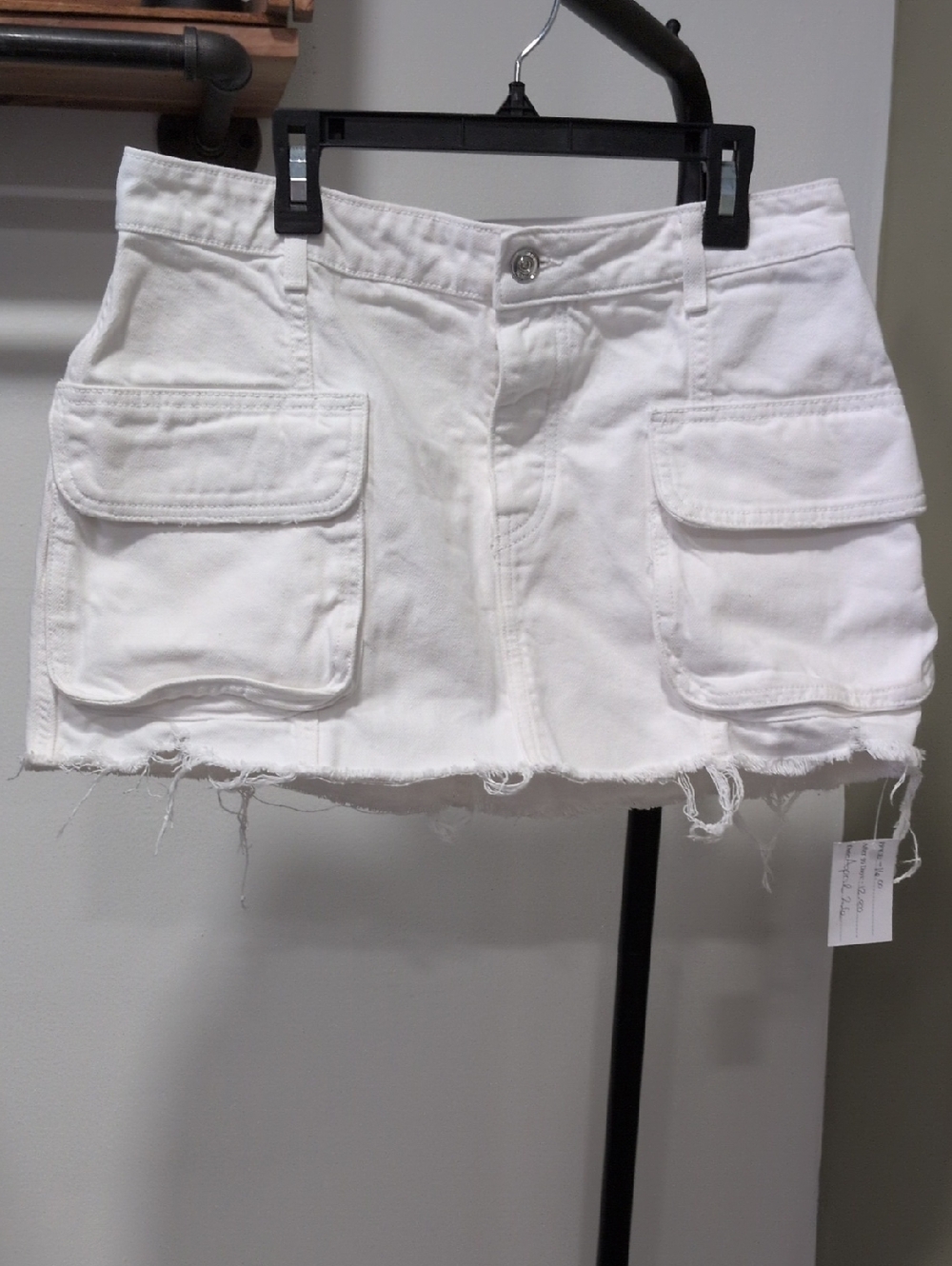 ZARA White Front Pocket Frayed Denim Mini Skirt (M)